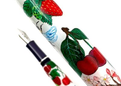 Berries hand-painted fountain pen